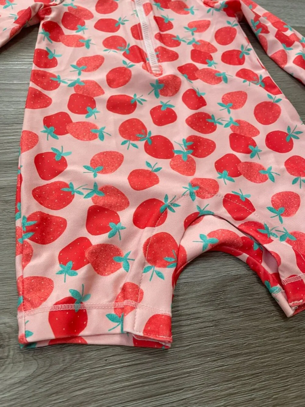 GAP baby strawberry